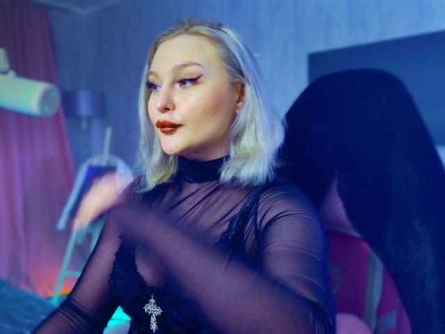 WoundedGoddess's BongaCams show and profile