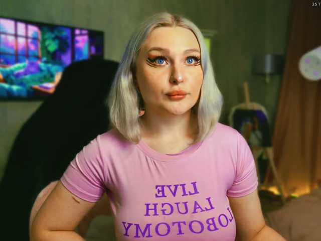 WoundedGoddess's BongaCams show and profile