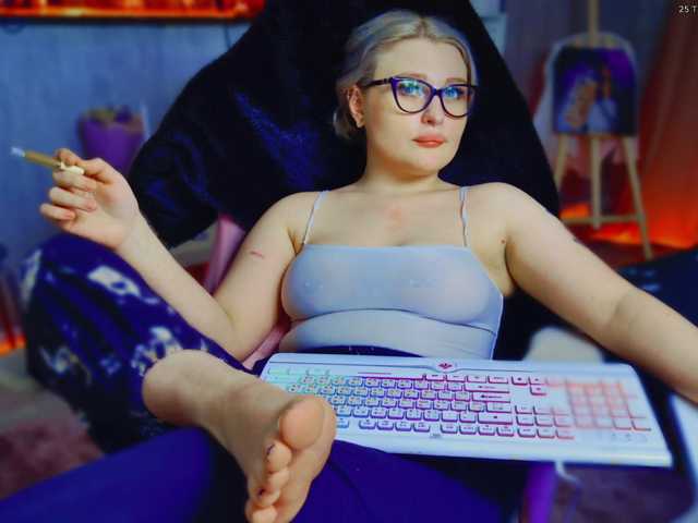 WoundedGoddess's BongaCams show and profile