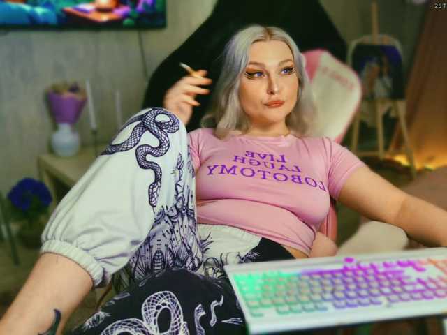 WoundedGoddess's BongaCams show and profile