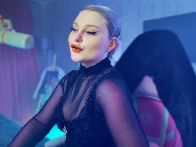 WoundedGoddess's BongaCams show and profile