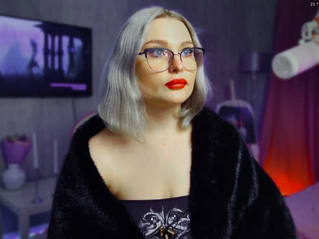 WoundedGoddess's BongaCams show and profile