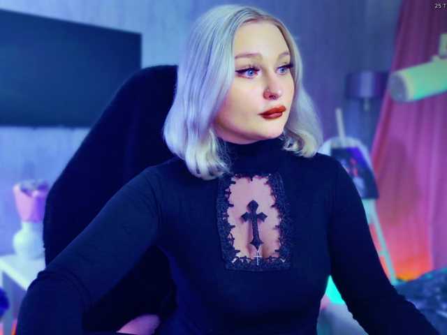 WoundedGoddess's BongaCams show and profile