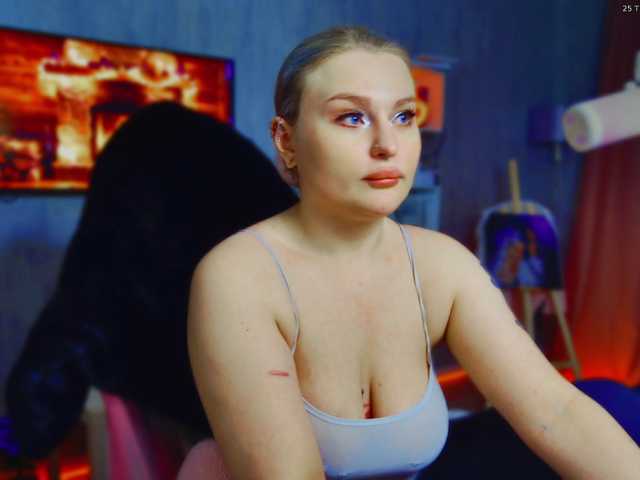 WoundedGoddess live cam