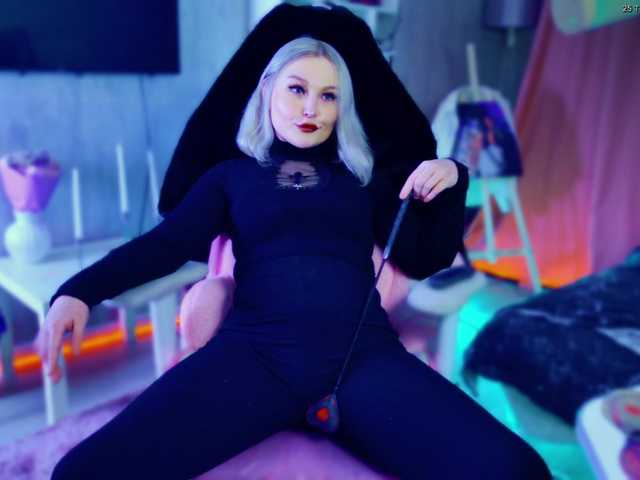 WoundedGoddess's BongaCams show and profile