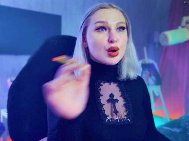 WoundedGoddess's BongaCams show and profile