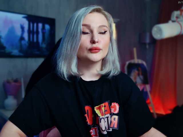 WoundedGoddess's BongaCams show and profile