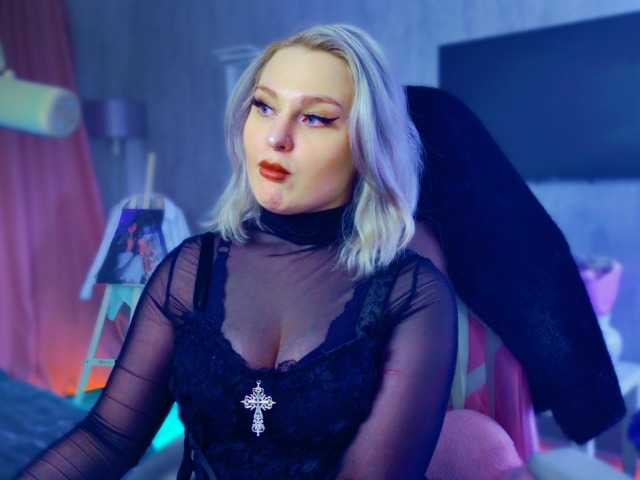 WoundedGoddess's BongaCams show and profile