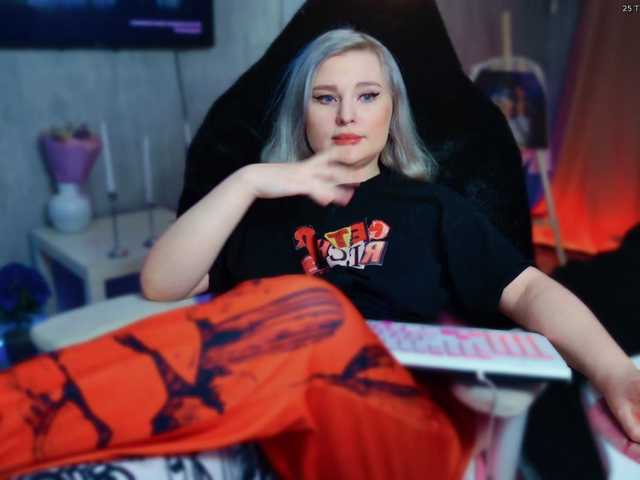 WoundedGoddess's BongaCams show and profile