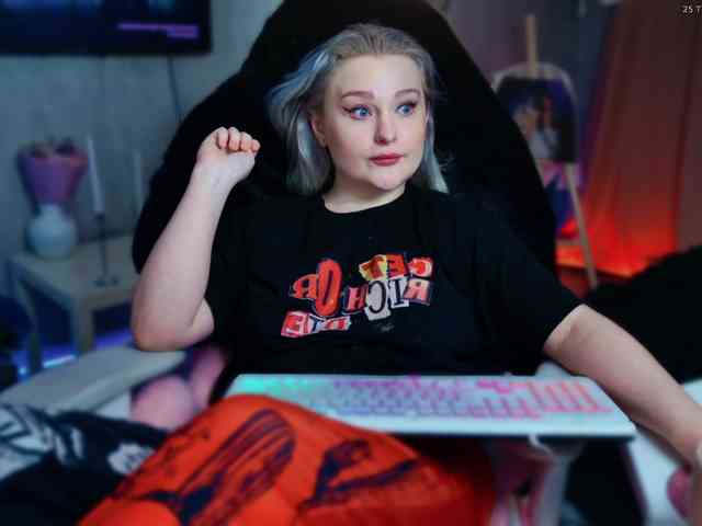 Wounded_Goddess webcam