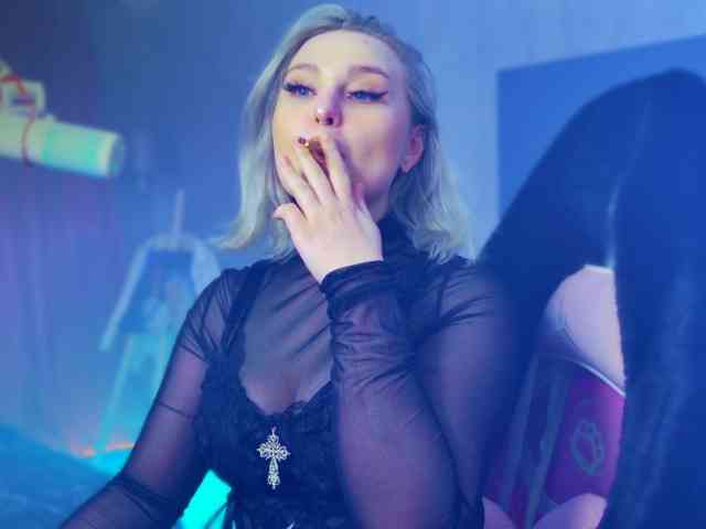 Wounded_Goddess webcam