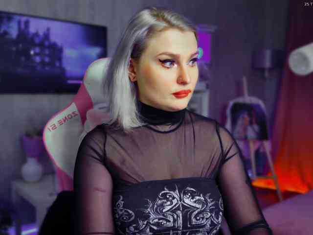 Wounded_Goddess webcam