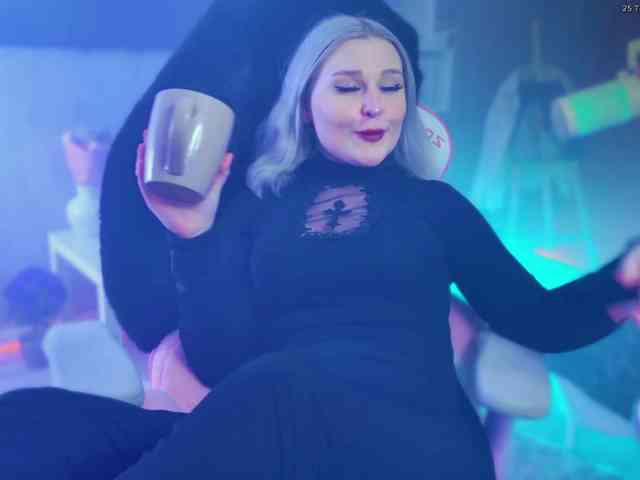 Wounded_Goddess webcam