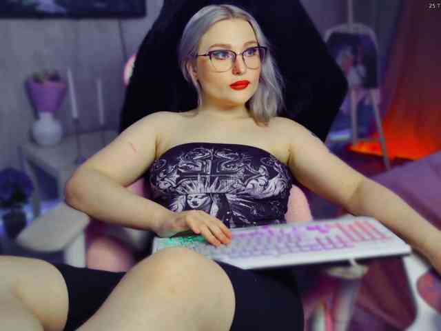 Wounded_Goddess webcam