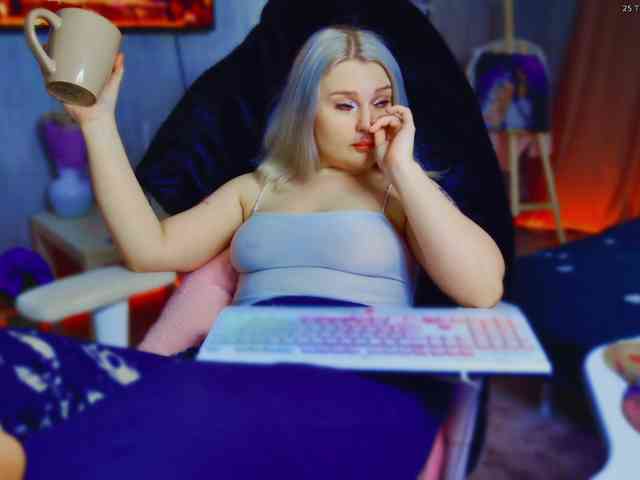 Wounded_Goddess webcam