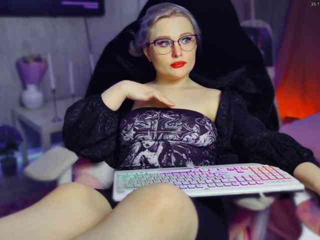 Wounded_Goddess webcam