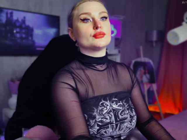 Wounded_Goddess webcam