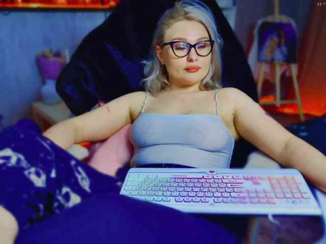 Wounded_Goddess webcam