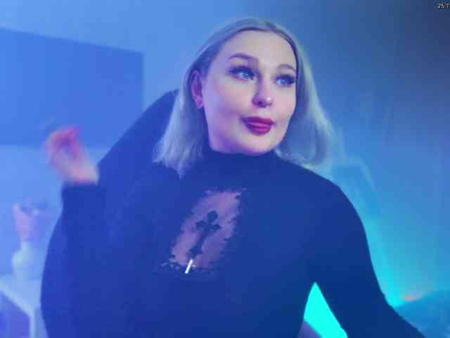 Wounded_Goddess webcam