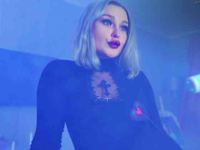 Wounded_Goddess webcam