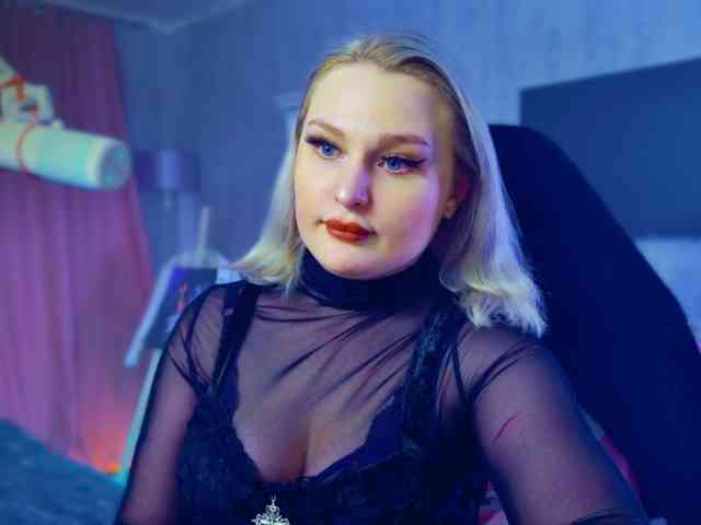 Wounded_Goddess webcam