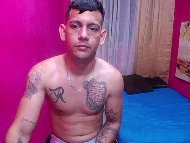 masterbigcock Live Webcam on BongaCams