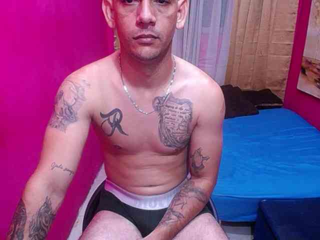 masterbigcock Live Webcam on BongaCams