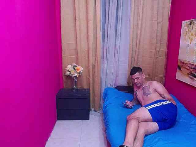 masterbigcock Live Webcam on BongaCams