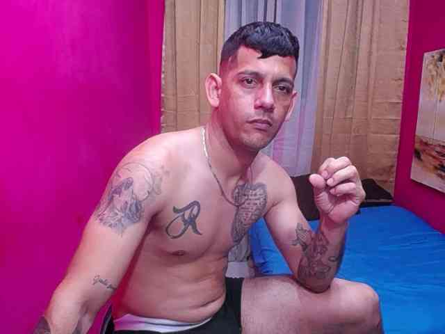 masterbigcock Live Webcam on BongaCams