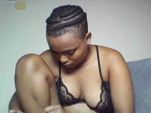 Brownywizzy Live Webcam on BongaCams