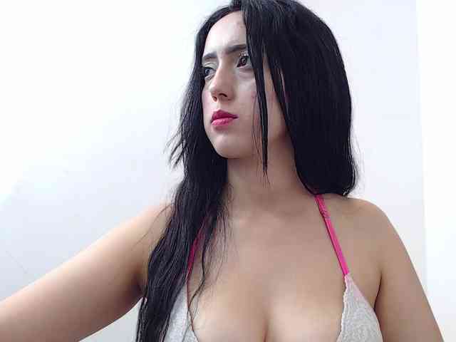 ivorynoir Live Webcam on BongaCams