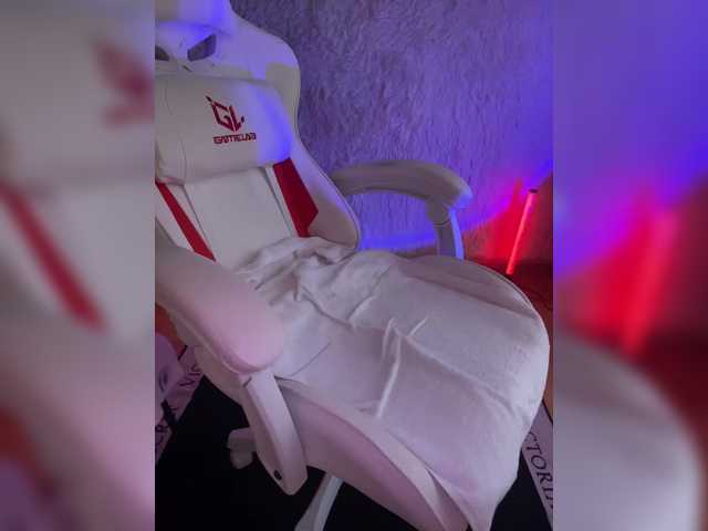 Vika1-1 from BongaCams is Freechat