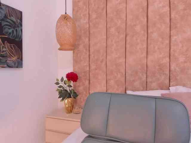 -Alisha webcam