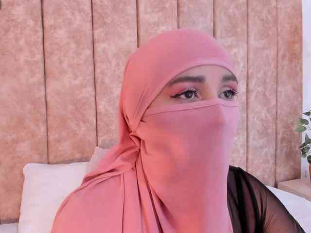 -Alisha webcam