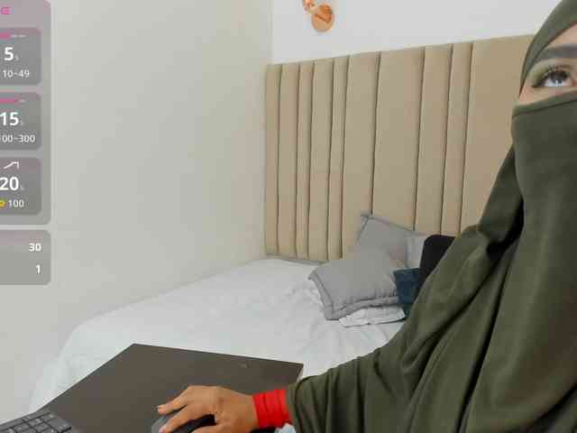 -Alisha webcam