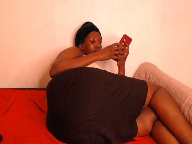  NawtyLezi696 chat room