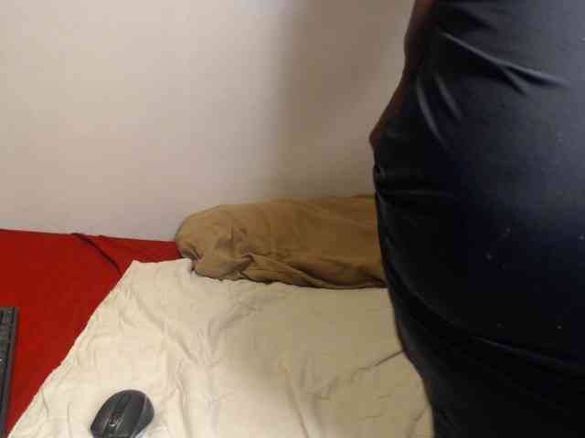 NawtyLezi696 webcam