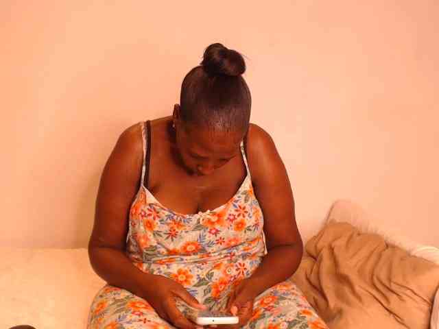 NawtyLezi696 webcam