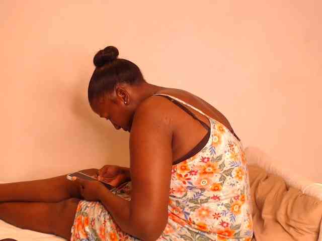 NawtyLezi696 webcam