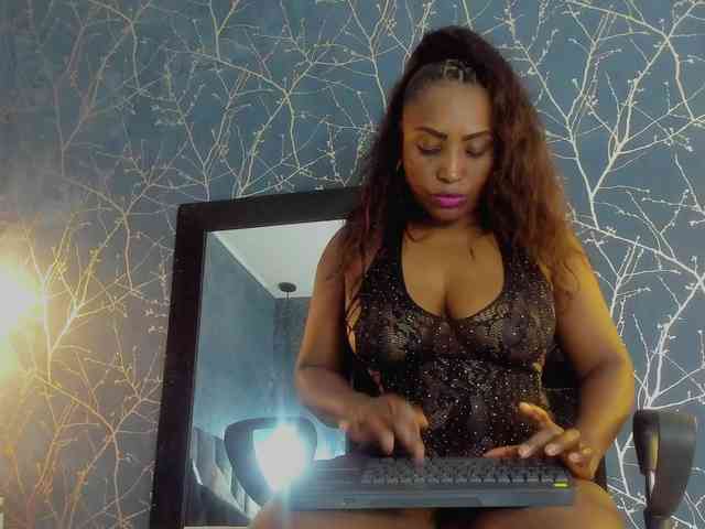 miagutierrez11 webcam
