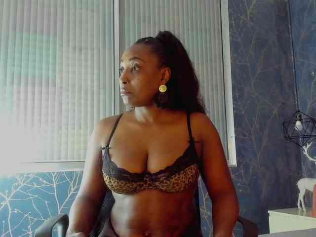 miagutierrez11 webcam