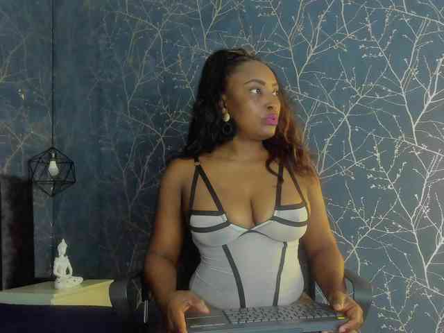 miagutierrez11 webcam