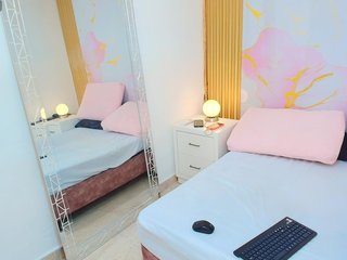 AlishaDixon Porn Show