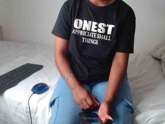 AshleyT255 webcam