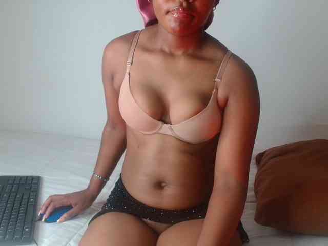 AshleyT255 webcam