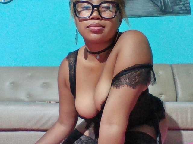 Vanylliah's BongaCams show and profile