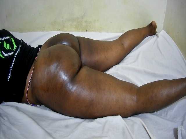 bigass-choco's BongaCams show and profile