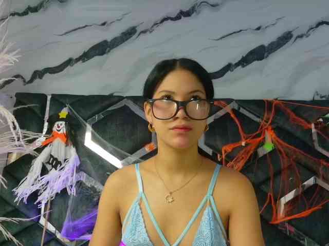 Amy-Dowson webcam