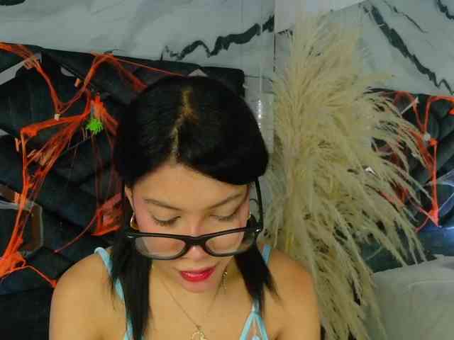 Amy-Dowson webcam