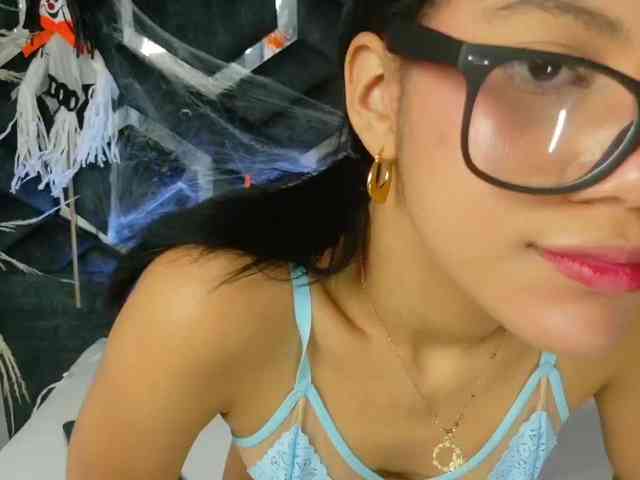 Amy-Dowson webcam